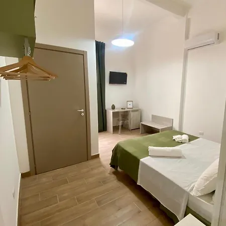 ゲストハウス Sicilia Bedda Room's 3*
